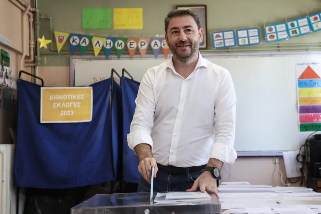 Στο Ηράκλειο Κρήτης ψήφισε ο πρόεδρος του ΠΑΣΟΚ, Νίκος Ανδρουλάκης