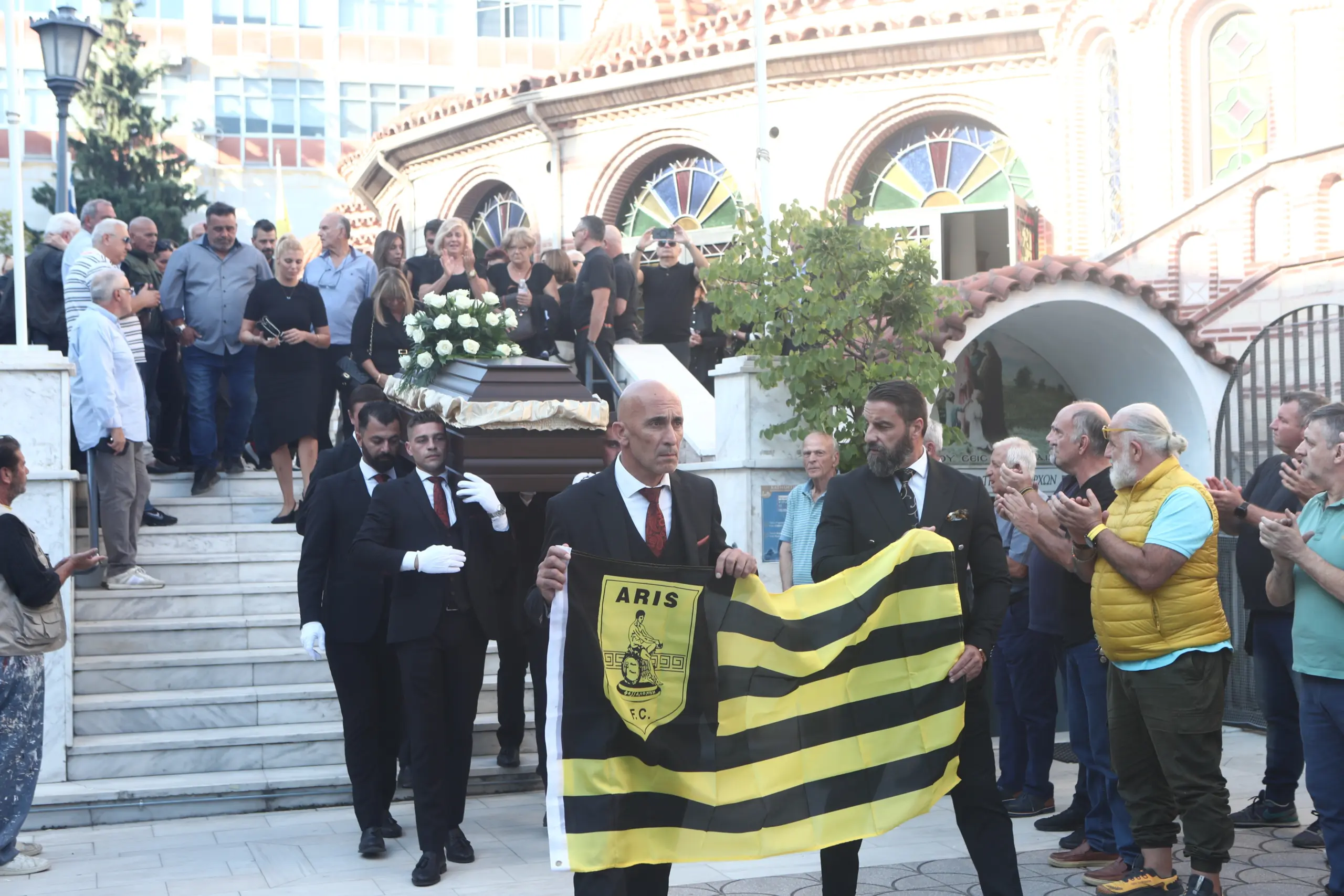 Το «ύστατο χαίρε» στον Γιάννη Μιχαλήτσο
