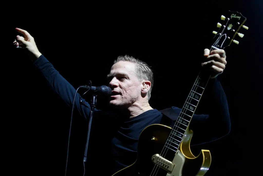 Κανονικά η συναυλία του Bryan Adams στο Κλειστό Γήπεδο Μπάσκετ του ΟΑΚΑ