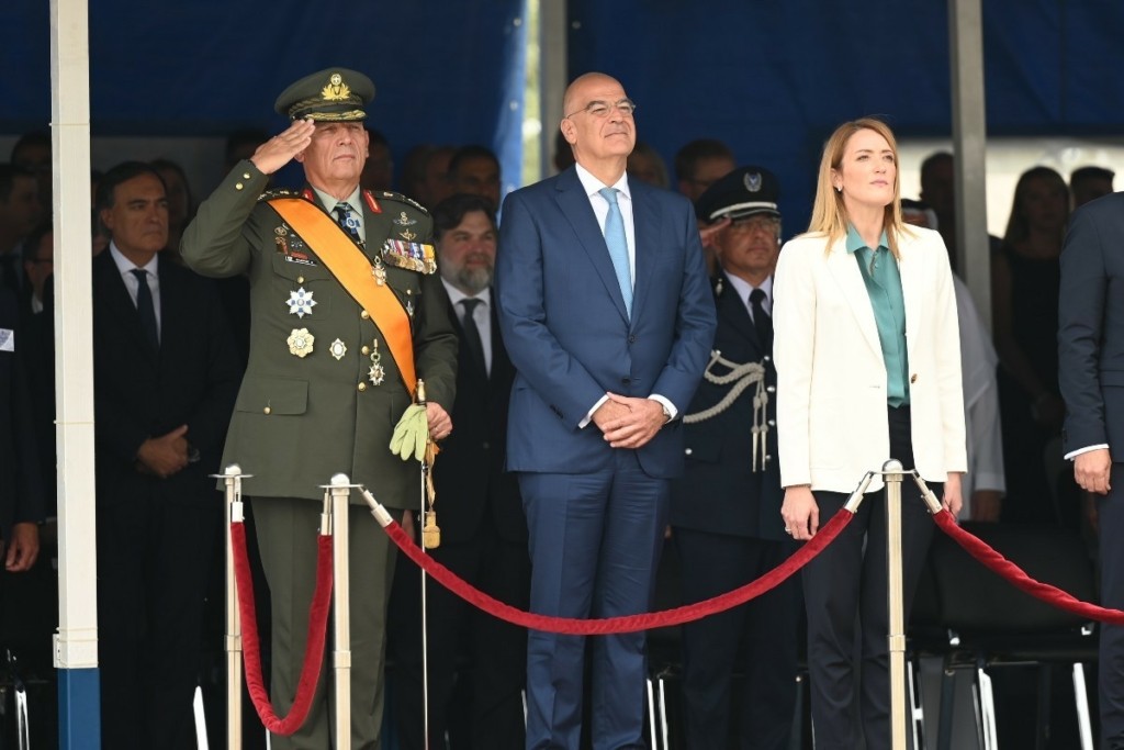 Ο Νίκος Δένδιας στη στρατιωτική παρέλαση στη Λευκωσία – “Για την Ελλάδα των Belharra, των Rafale και των Viper η Κύπρος δεν κείται μακράν”