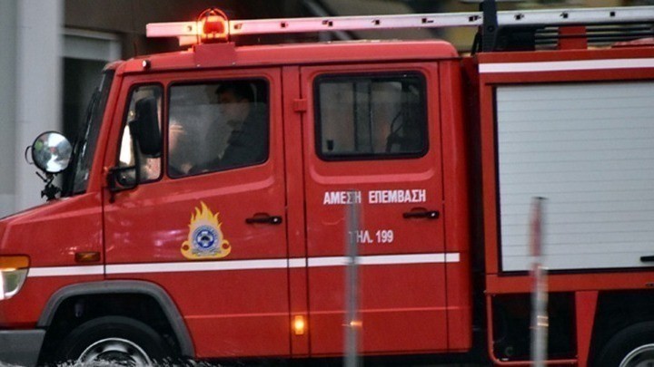 Υπό έλεγχο η φωτιά σε σπίτι στην Ελευσίνα