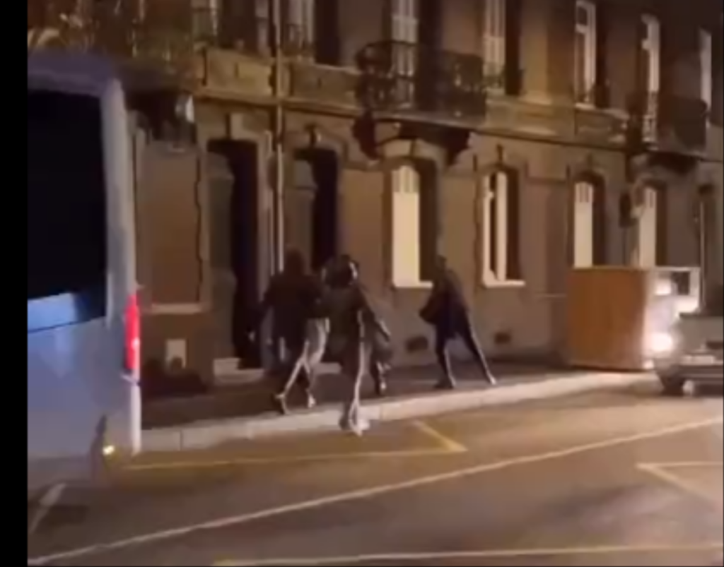 Τρόμος με επίθεση με μαχαίρι σε εμπορικό κέντρο στη Ρουέν της Γαλλίας
