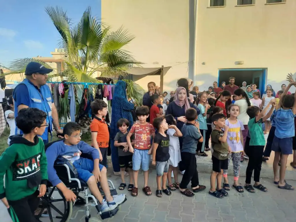 Δραματική η κατάσταση στη Γάζα: 600.000 εκτοπισμένοι – Ασφυκτικά γεμάτα τα καταφύγια προσφύγων
