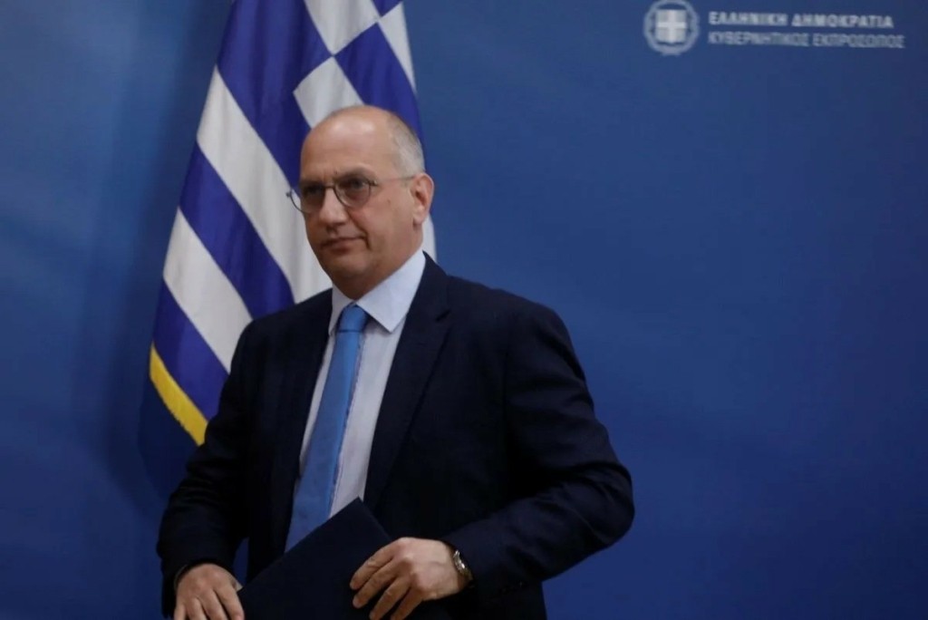 Συνελήφθη οδηγός που έτρεχε με ταχύτητα 250 χλμ/ώρα – «Μηδενική ανοχή στην παραβίαση του ΚΟΚ» ανέφερε ο Οικονόμου
