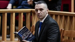 Αποφυλακίζεται στις 15 Σεπτεμβρίου ο Ηλίας Κασιδιάρης – “Θα κατέβει σίγουρα στις εκλογές” λέει η δικηγόρος του