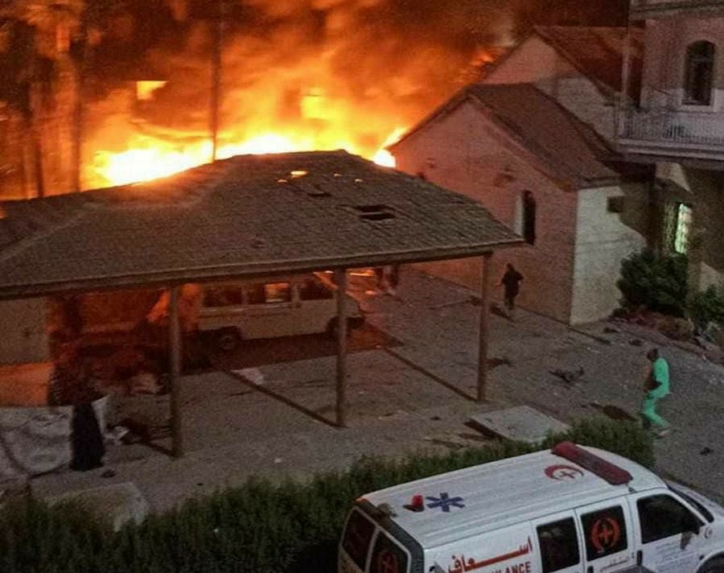 Συγκλονιστικά βίντεο από τον βομβαρδισμό νοσοκομείου στη Γάζα – Αναφορές για τουλάχιστον 500 νεκρούς