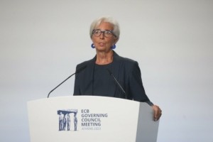 Κριστίν Λαγκάρντ: Αισιόδοξη για την ανάπτυξη, αβέβαιη για τον πληθωρισμό