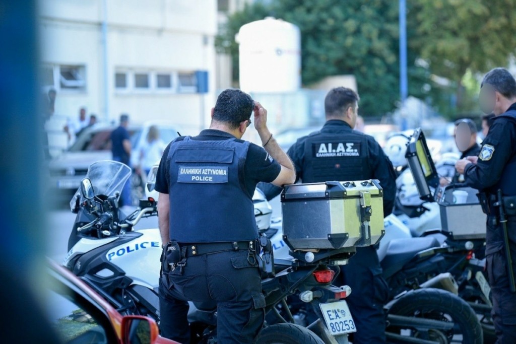 Συναγερμός σε καταυλισμό Ρομά στον Τύρναβο – Πέντε τραυματισμένοι από πυροβολισμούς