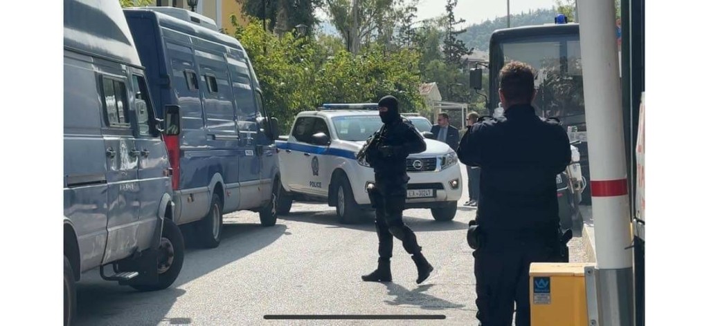 Προθεσμία για τη Δευτέρα πήραν οι δύο Τούρκοι για το μακελειό στη Λούτσα (pics)