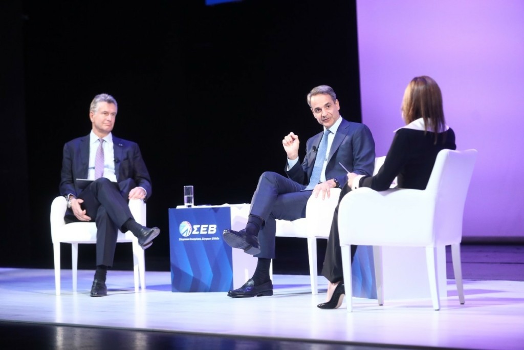 Μητσοτάκης στον ΣΕΒ: Θέλουμε η ανάπτυξη να φέρει σύγκλιση των ελληνικών μισθών με τους ευρωπαϊκούς