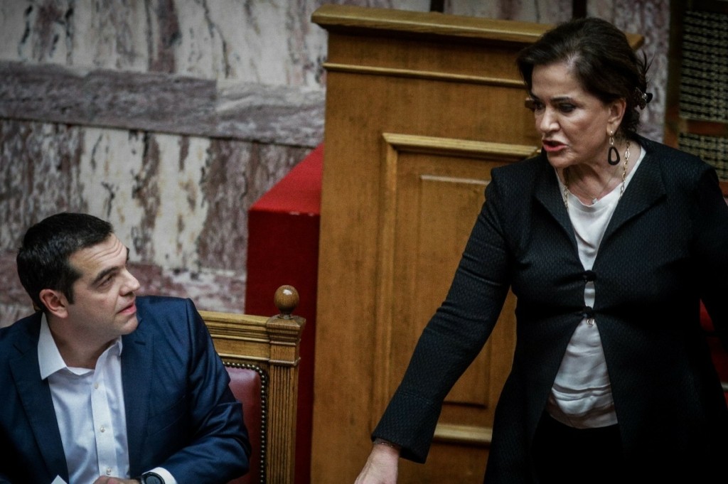 Η Ντόρα Μπακογιάννη και τα “ιδιαίτερα” στον Αλέξη Τσίπρα για το Συμβούλιο της Ευρώπης