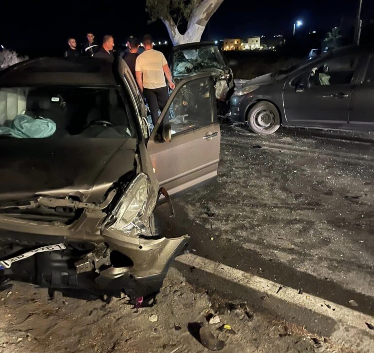 Τροχαίο σοκ στη Σαντορίνη – Νεκρή μία κοπέλα σε καραμπόλα (pics)