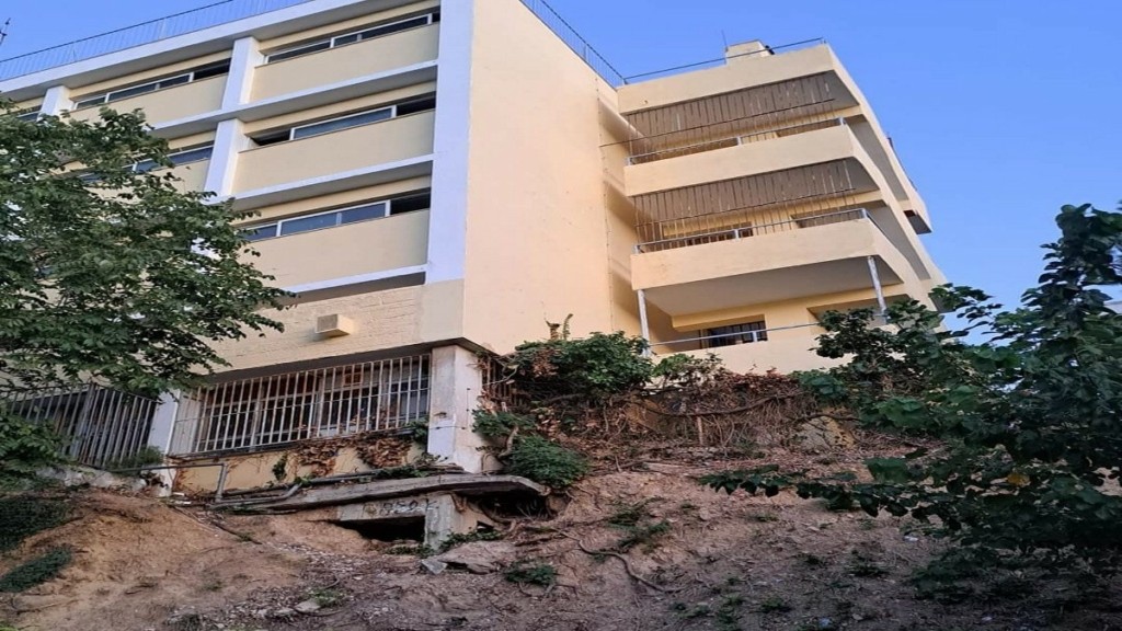 Καταγγελία Ζαχαριάδη για Λύκειο στην Κυψέλη – «Εκεί πρέπει να επενδύσουμε σαν Δήμος και όχι σε ζαρντινιέρες»