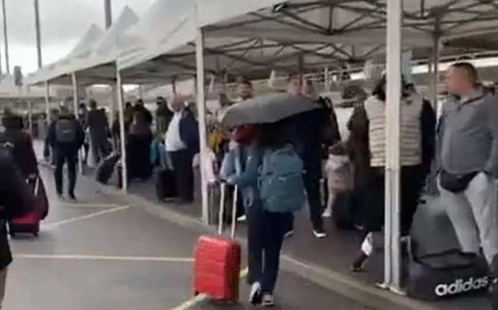 Εκκενώνεται το αεροδρόμιο της Βασιλείας έπειτα από απειλή για βόμβα