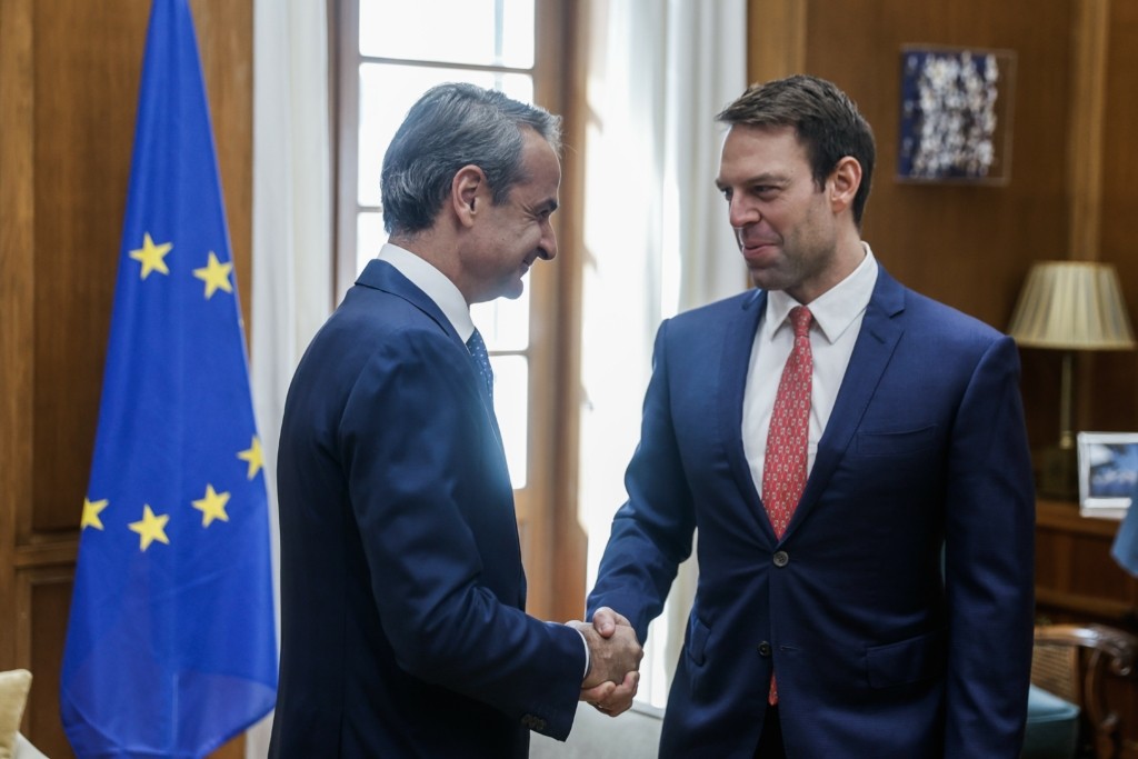 Όλα όσα έγιναν στο πρώτο “ραντεβού” Μητσοτάκη – Κασσελάκη – Οι διάλογοι μπροστά και πίσω από τις κάμερες (pics&vid)