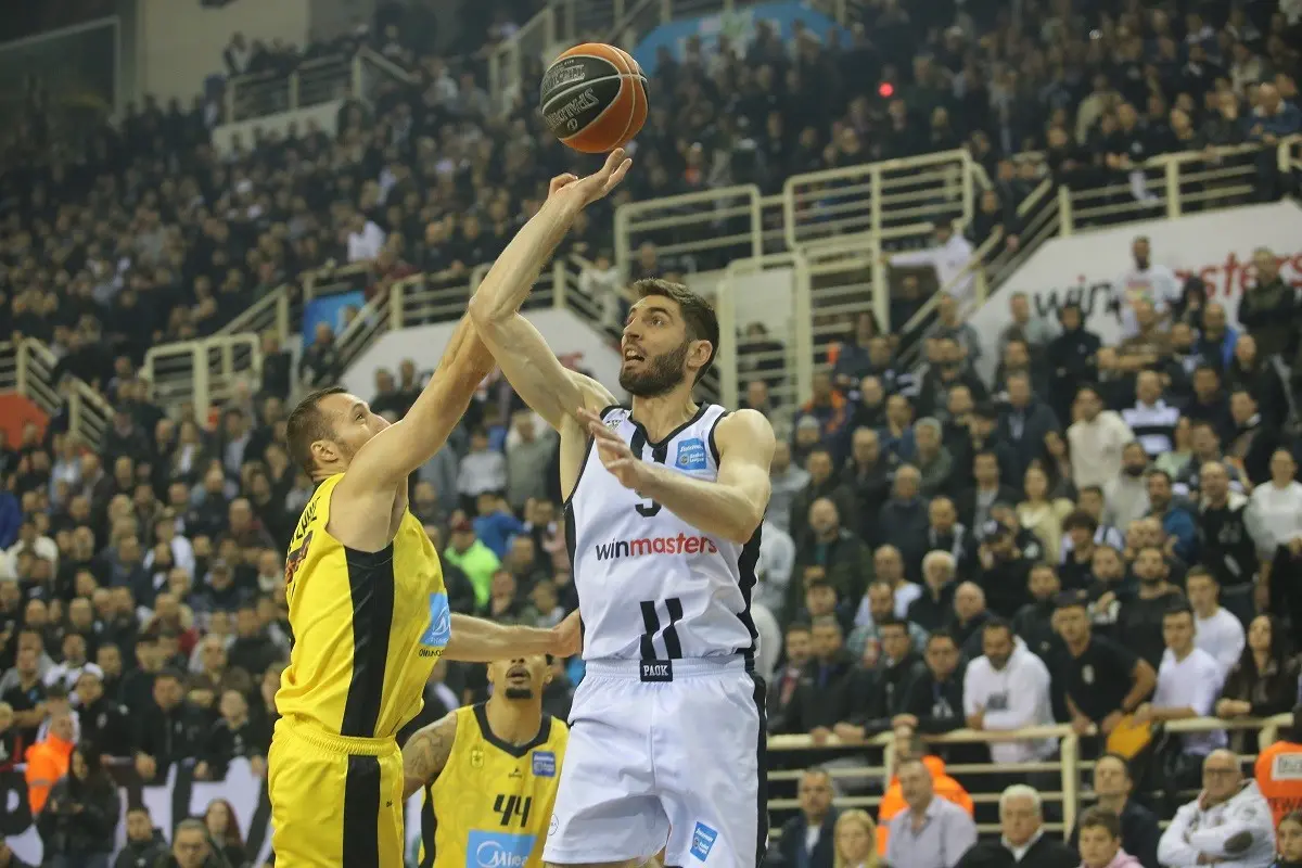 ΠΑΟΚ-Άρης 82-76: «Ασπρόμαυρο» το ντέρμπι της Θεσσαλονίκης