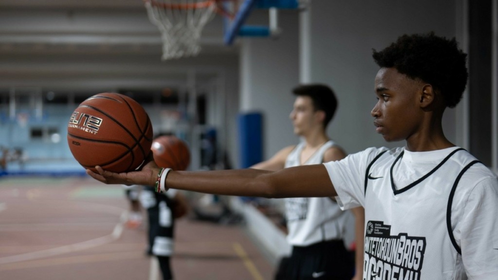 Το Ίδρυμα Charles Antetokounmpo Family Foundation και το Αμερικανικό Κολλέγιο Ελλάδος συνεργάζονται για να στηρίξουν το μέλλον των νέων 
