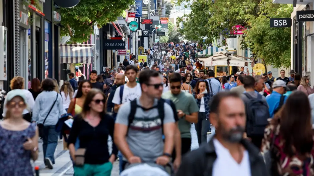 ΔΝΤ για την Ελλάδα: Ισχυρή ανάπτυξη και το 2025 για το ΑΕΠ – Συστάσεις για αυτοσυγκράτηση στις αυξήσεις μισθών