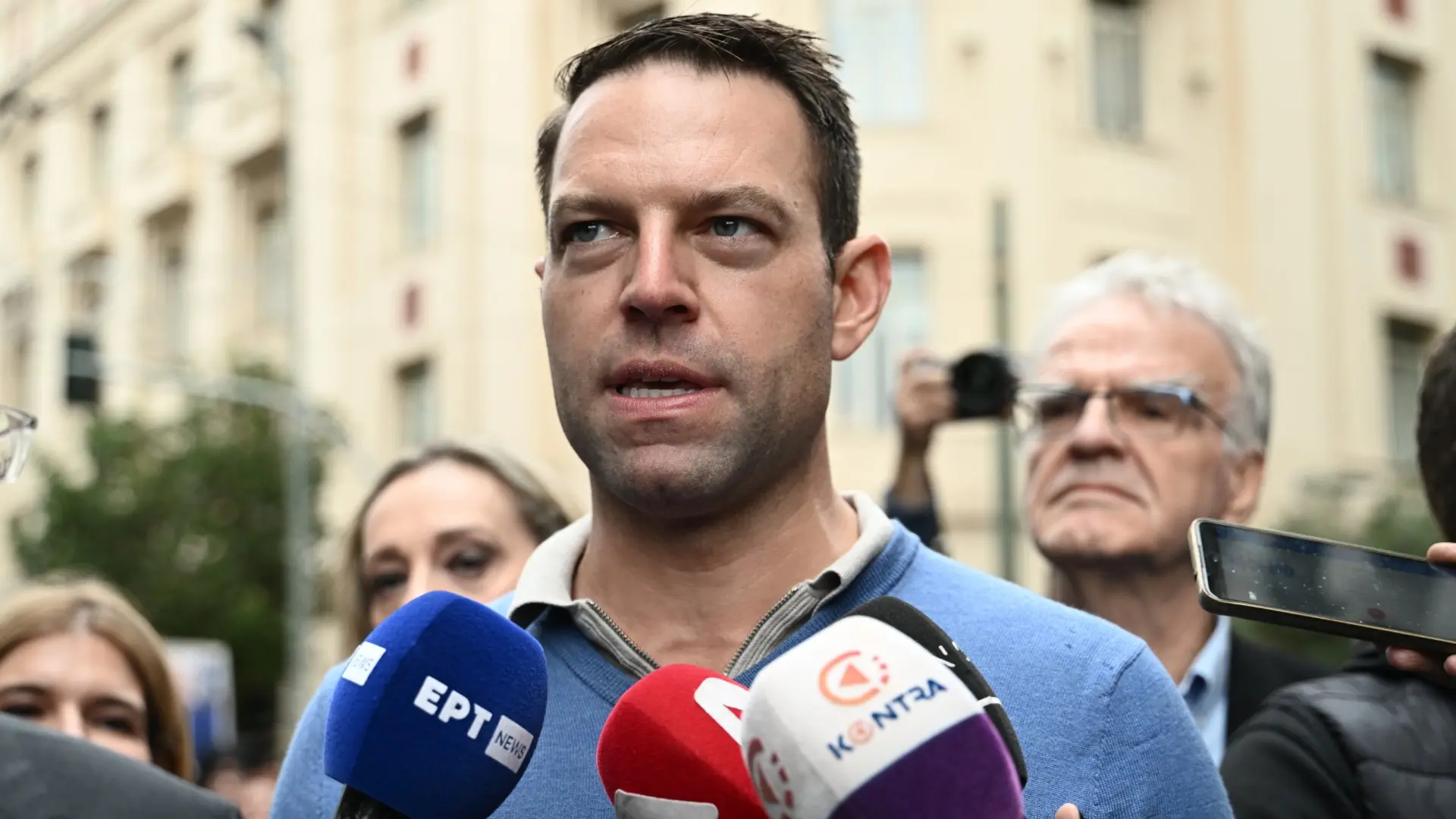Κασσελάκης: Υποβαθμίζει τις μαζικές φυγές από τον ΣΥΡΙΖΑ και τα ρίχνει τώρα στην… “προπαγάνδα των ΜΜΕ”
