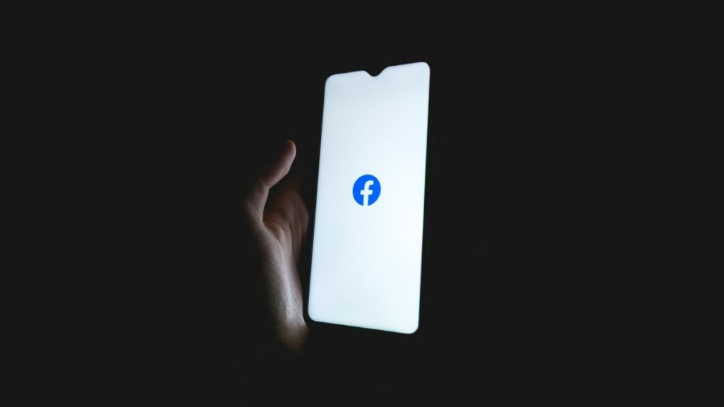 Έταζαν έρωτα μέσω Facebook και απέσπασαν 200.000 ευρώ από τα θύματα τους