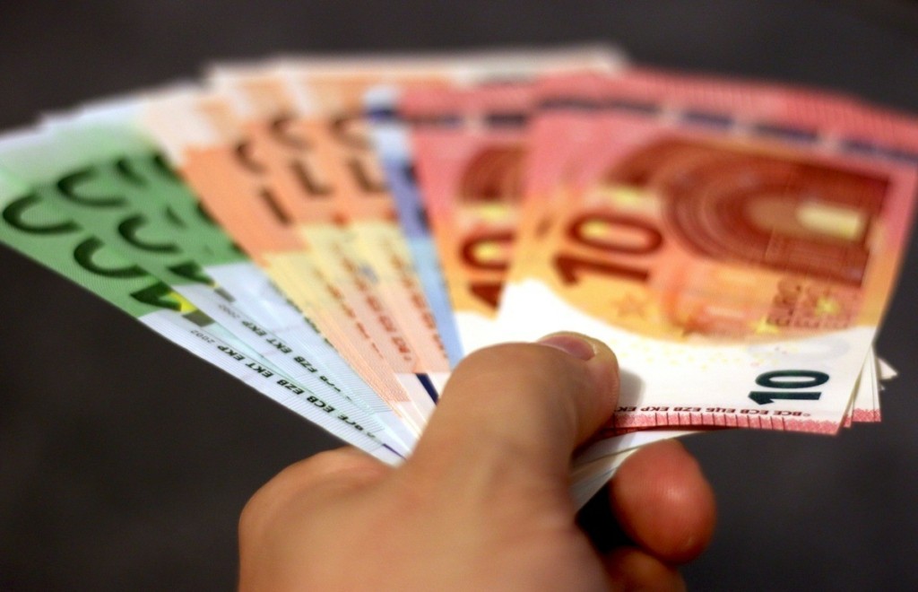 Προπληρωμένη κάρτα για επιδόματα: Όσα πρέπει να γνωρίζουν οι δικαιούχοι – Πώς θα την εκδώσουν