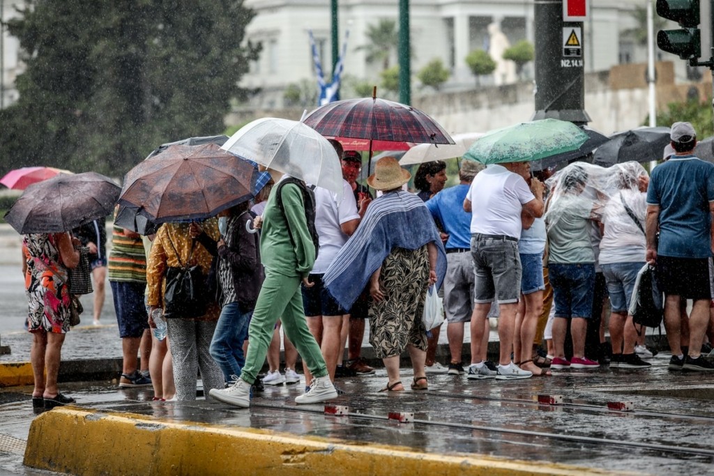 Νέα κακοκαιρία από σήμερα: Θυελλώδεις άνεμοι, ισχυρές βροχές και καταιγίδες στο “μενού”