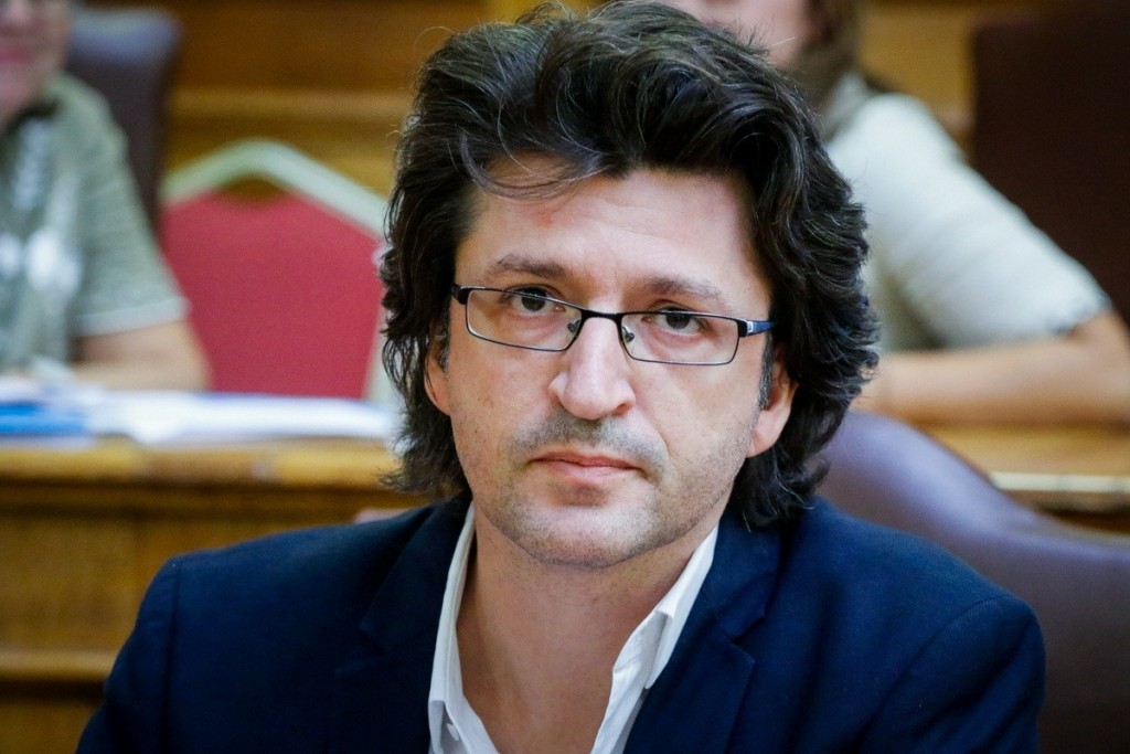 ΣΥΡΙΖΑ: Ποιος είναι Παυσανίας Παπαγεωργίου που αναλαμβάνει αναπληρωτής εκπρόσωπος Τύπου