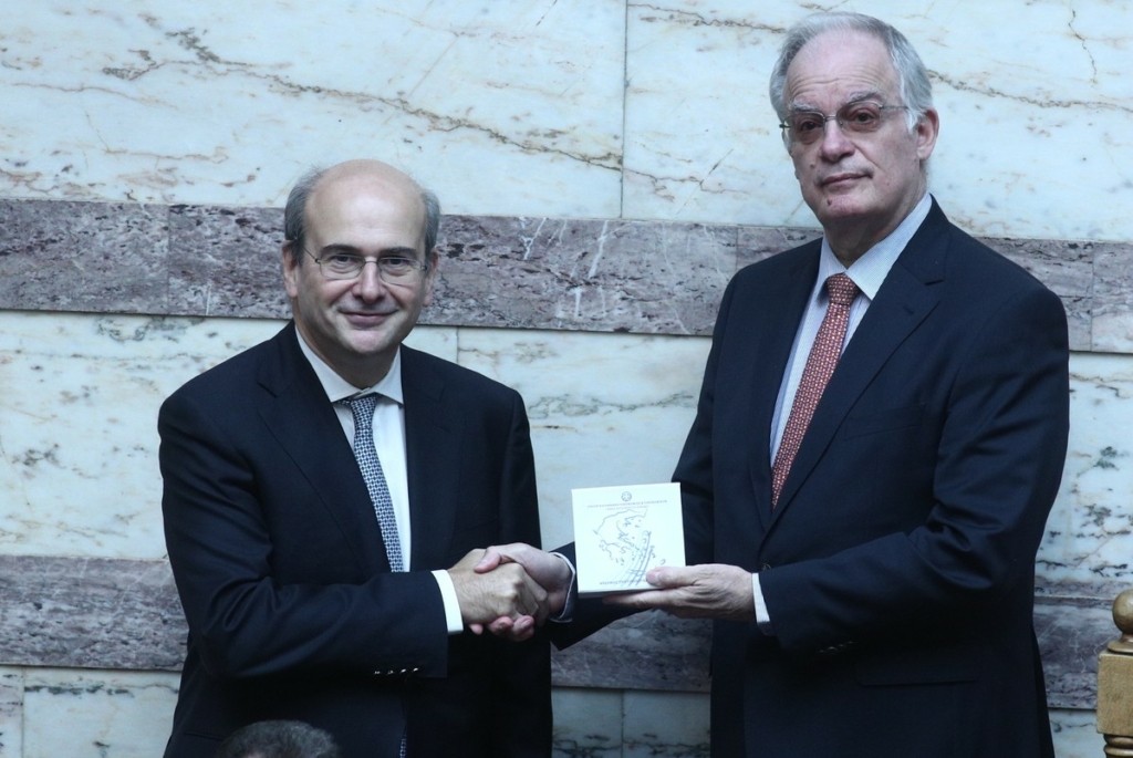 Κατατέθηκε στη Βουλή ο προϋπολογισμός του 2024 – Αυξήσεις στο δημόσιο και τους συνταξιούχους
