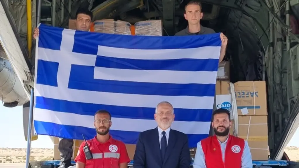 Προσγειώθηκε στην Αίγυπτο το ελληνικό C-130 με ανθρωπιστική βοήθεια για τη Γάζα