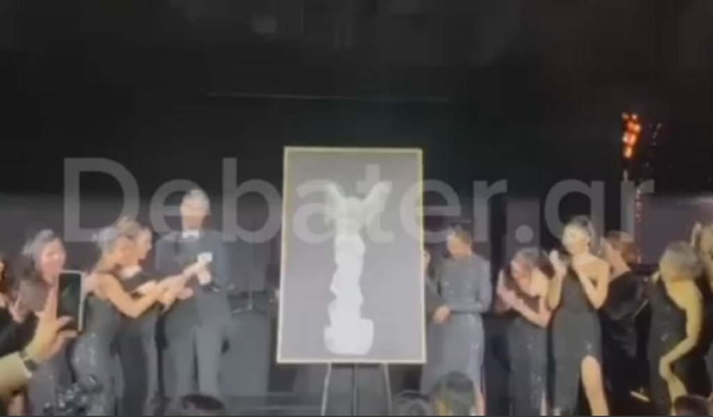 Έλληνας ιατρός σε παγκόσμιο event της Ασίας μπροστά σε 3.000 κόσμο μιλάει για το κίνημα «Bring them back»