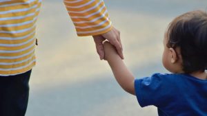 Τελευταία ευκαιρία για το Α21 – επίδομα παιδιού: Πότε κλείνει η πλατφόρμα για τις αιτήσεις