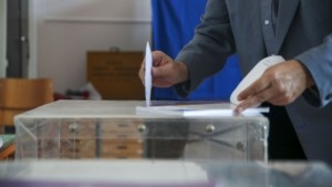 Δημοσκόπηση Metron Analysis: Στο 30,2% η ΝΔ – Προβάδισμα 14,4 μονάδων από την ΕΛΑΣ