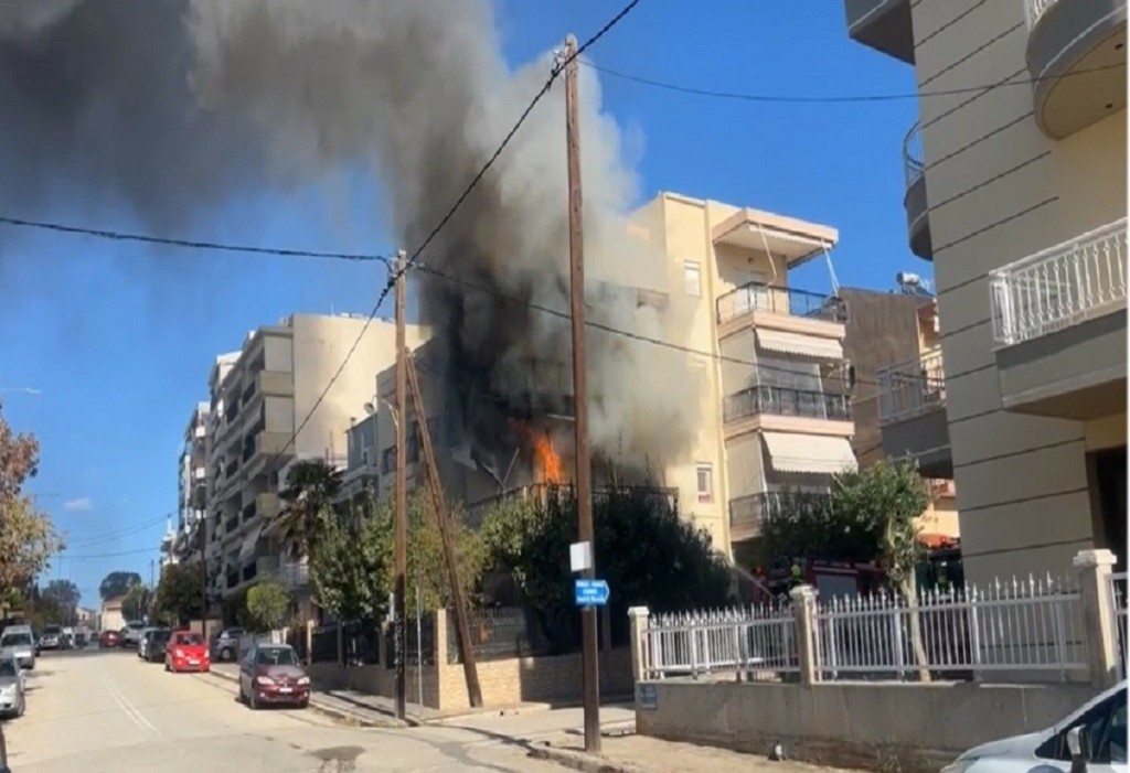 Αναστάτωση στην Αλεξανδρούπολη – Έπιασε φωτιά μπαλκόνι διαμερίσματος