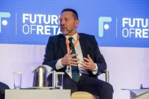 Στουρνάρας: Αντίθετος στη μείωση επιτοκίων της ΕΚΤ – “Αν συνεχίσει να υποχωρεί ο πληθωρισμός, τότε θα το σκεφτούμε”