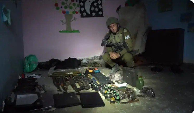Ο εκπρόσωπος των IDF μπαίνει σε τούνελ της Χαμάς και βγαίνει σε… παιδιατρικό νοσοκομείο της Γάζας (vid)