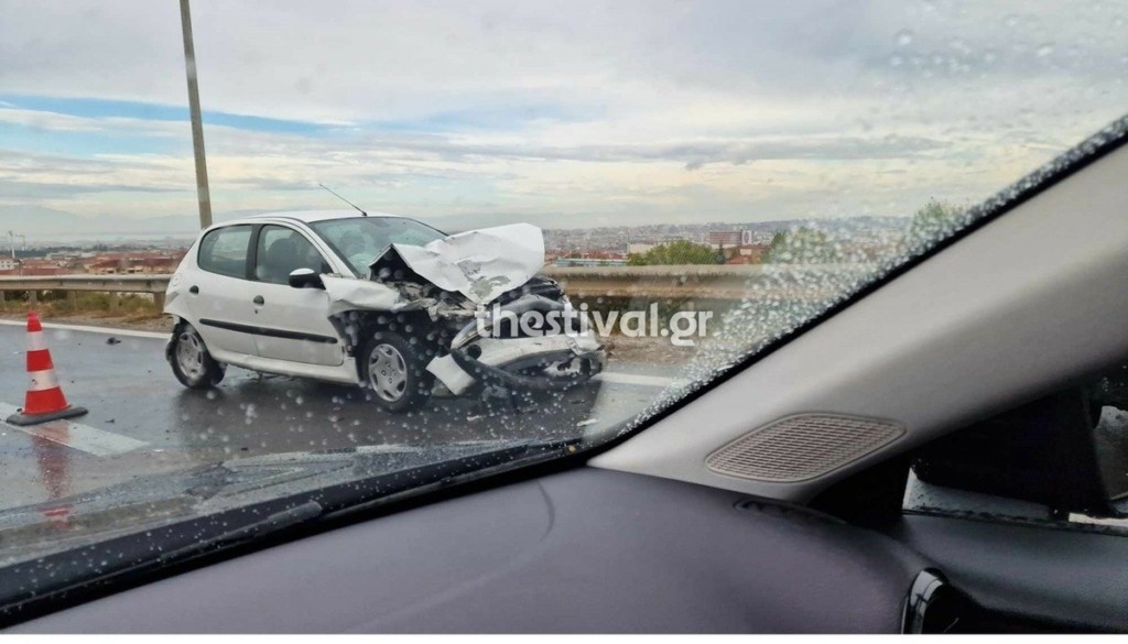 Καραμπόλα δέκα οχημάτων στον περιφερειακό Θεσσαλονίκης