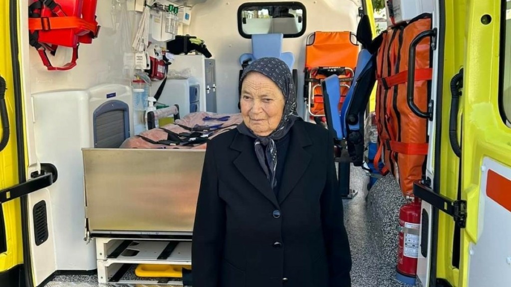 Συνταξιούχος αγρότισσα δώρισε ασθενοφόρο στο Νοσοκομείο Μεσολογγίου – Κόστισε 65 χιλιάδες ευρώ (pics)
