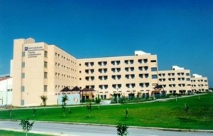 Αιμορραγικός πυρετός: Σε καθεστώς επιτήρησης 25 άτομα στην Λάρισα – Η κατάσταση της υγείας της γιατρού
