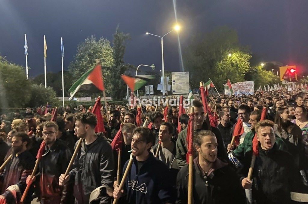 Μεγάλη πορεία στη Θεσσαλονίκη για την επέτειο του Πολυτεχνείου