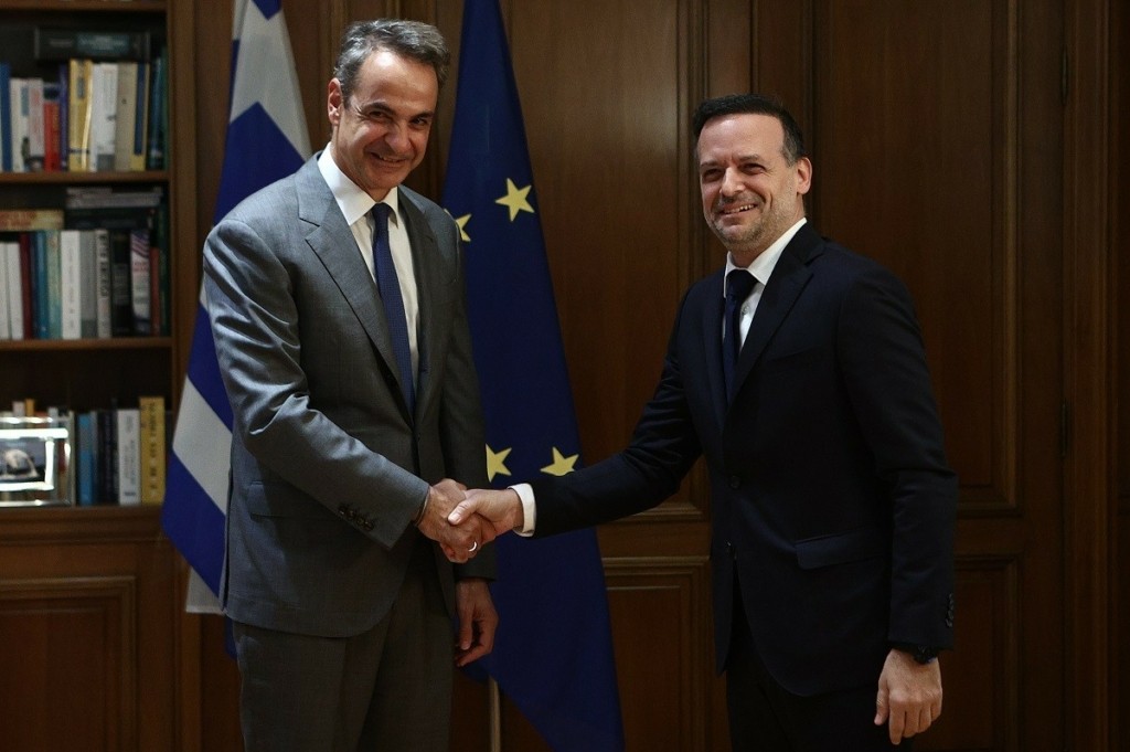 Πρώτο τετ-α-τετ Μητσοτάκη – Δούκα στο Μέγαρο Μαξίμου