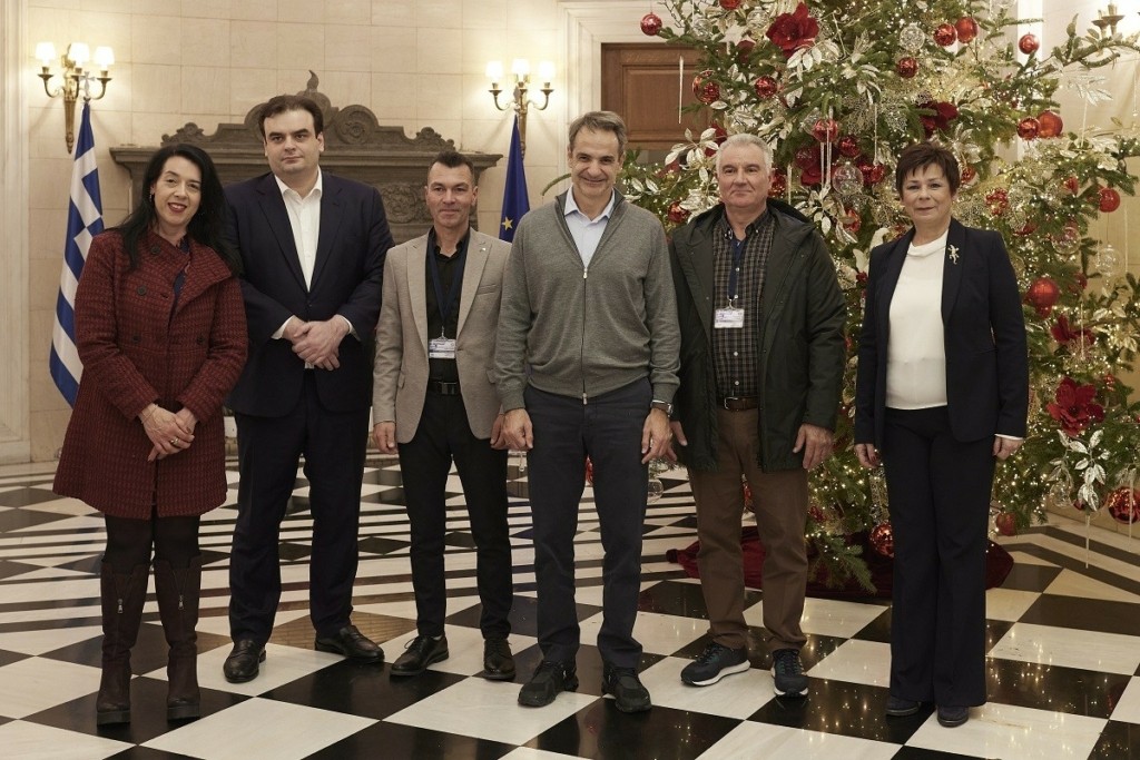 Συναντήθηκε με μαθητές και μαθήτριες του μειονοτικού δημοτικού σχολείου Κενταύρου Ξάνθης ο Μητσοτάκης
