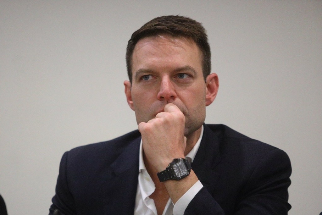Στέφανος Κασσελάκης: «Το κράτος οφείλει να εξασφαλίζει τις προϋποθέσεις για υγιή επιχειρηματικότητα»