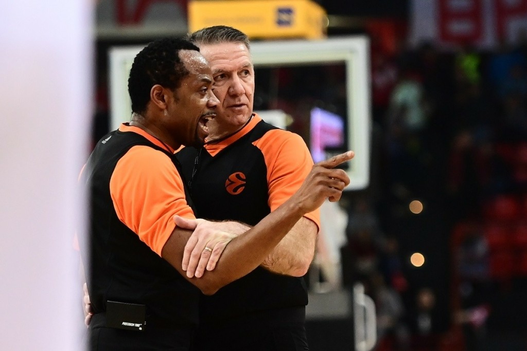 Euroleague: Κοινή ανακοίνωση παικτών, προπονητών και διαιτητών για την ρατσιστική επίθεση στο Ολυμπιακός-Βαλένθια