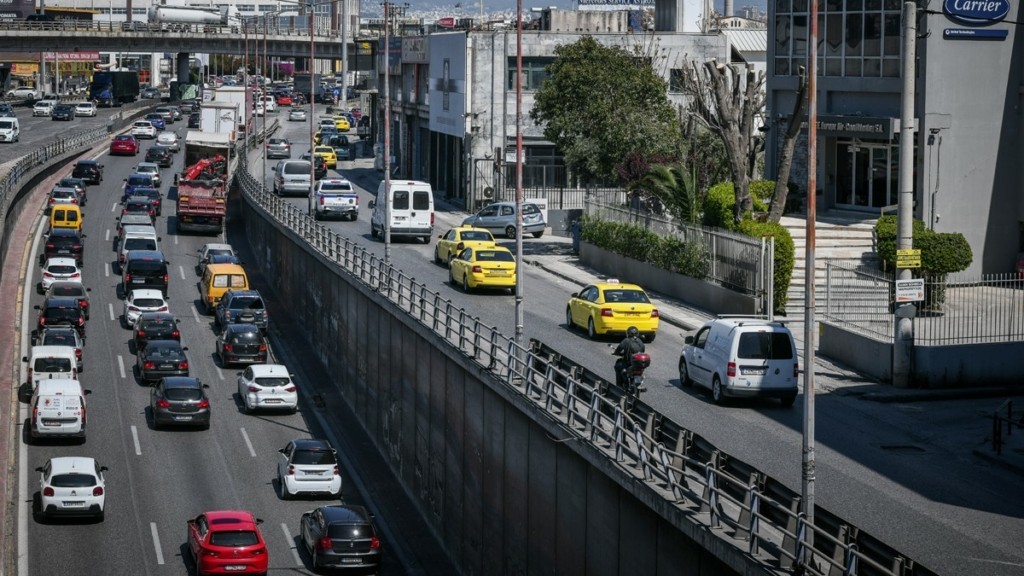 Τροχαίο στην Εθνική Αθηνών – Κορίνθου κοντά στα διυλιστήρια Ελευσίνας