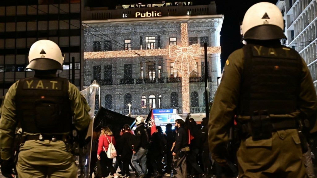 Επέτειος δολοφονίας Γρηγορόπουλου: 128 προσαγωγές και 14 συλλήψεις από την ΕΛΑΣ