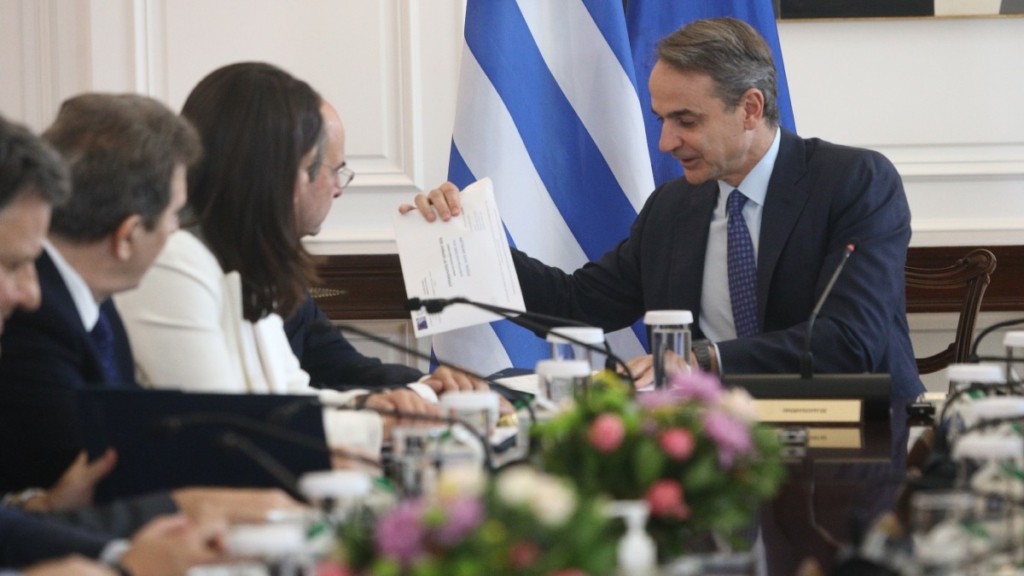 Επιστολική ψήφος: Ποιοι και που ψηφίζουν, η διαδικασία και το παρασκήνιο