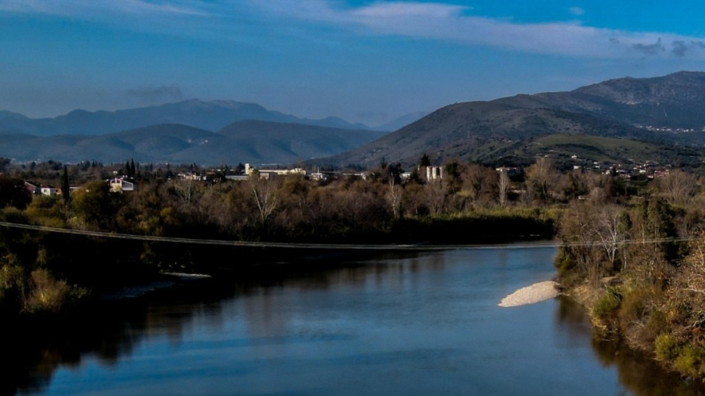 Νέα στοιχεία για τη σορό σε ποτάμι στην κάτω Αχαΐα – Ο άνδρας παρασύρθηκε πρώτα από τον προαστιακό