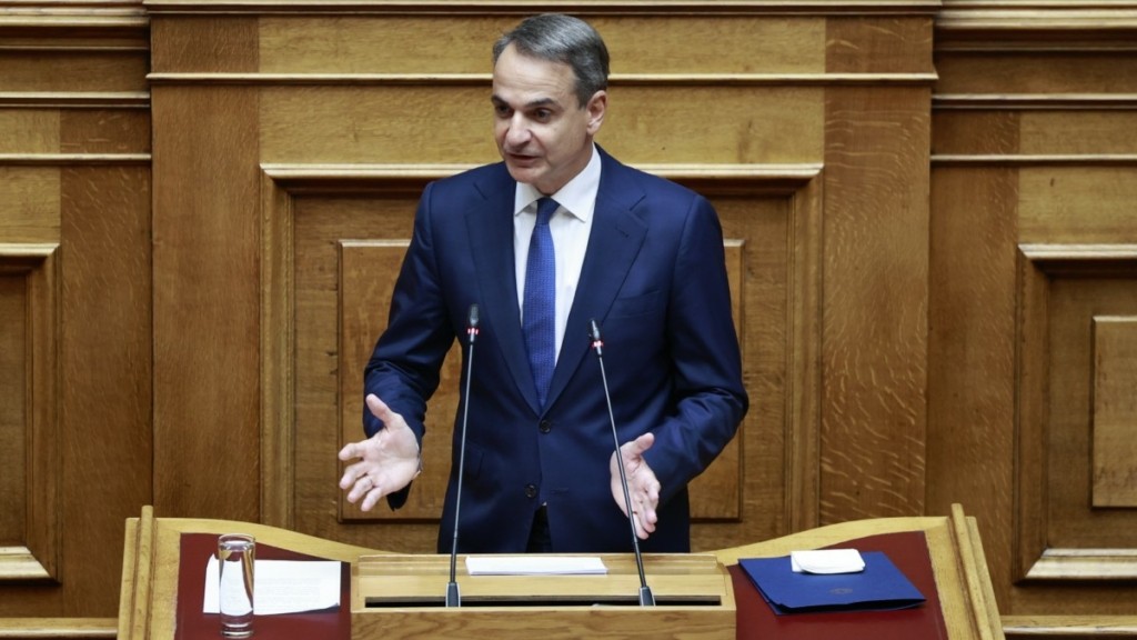 Παρέμβαση Μητσοτάκη στη Βουλή για τον νέο ΚΟΚ – Αυστηρότερες ποινές και “ψηφιακά” πρόστιμα