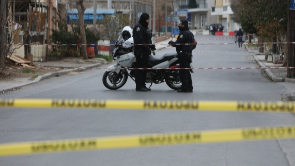 Μυστήριο με τη σορό νεαρής γυναίκας σε δρόμο στη Θεσσαλονίκη