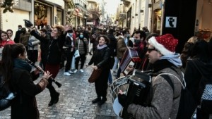 Ανοιχτά τα καταστήματα την Κυριακή (30/11) – Το ωράριο λειτουργίας τους